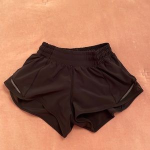 black, hotty hot lululemon shorts